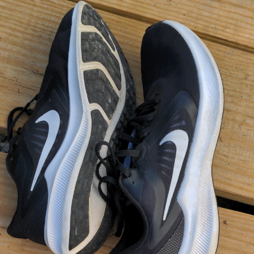 Nike, Women's, Black and White, Athletic Shoes, Barely Worn